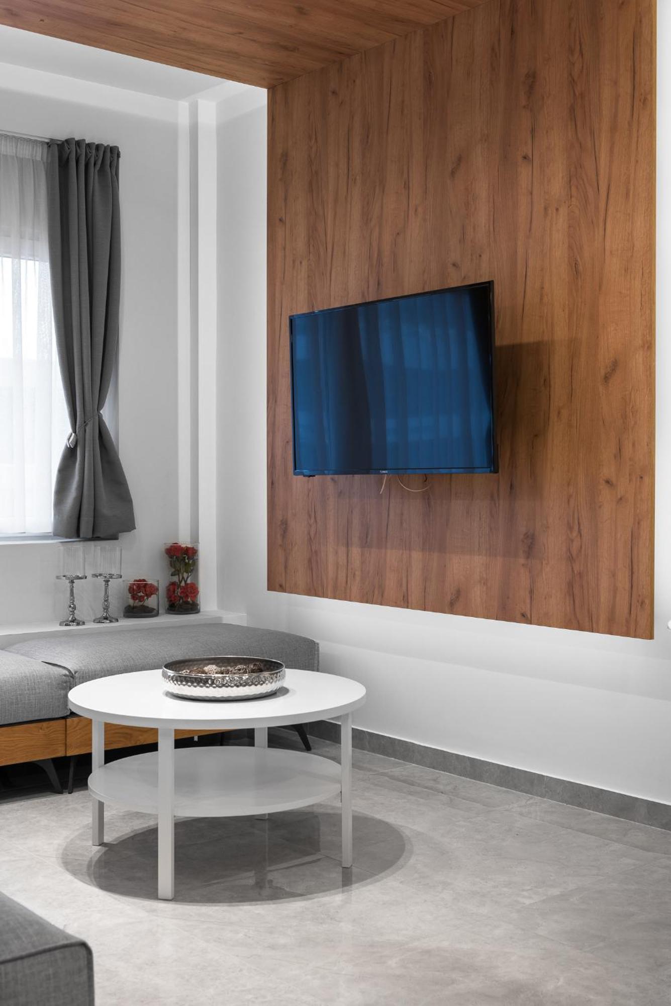 Wood N White, Nilie Hospitality Mgmt Apartment Tesalonika Bagian luar foto