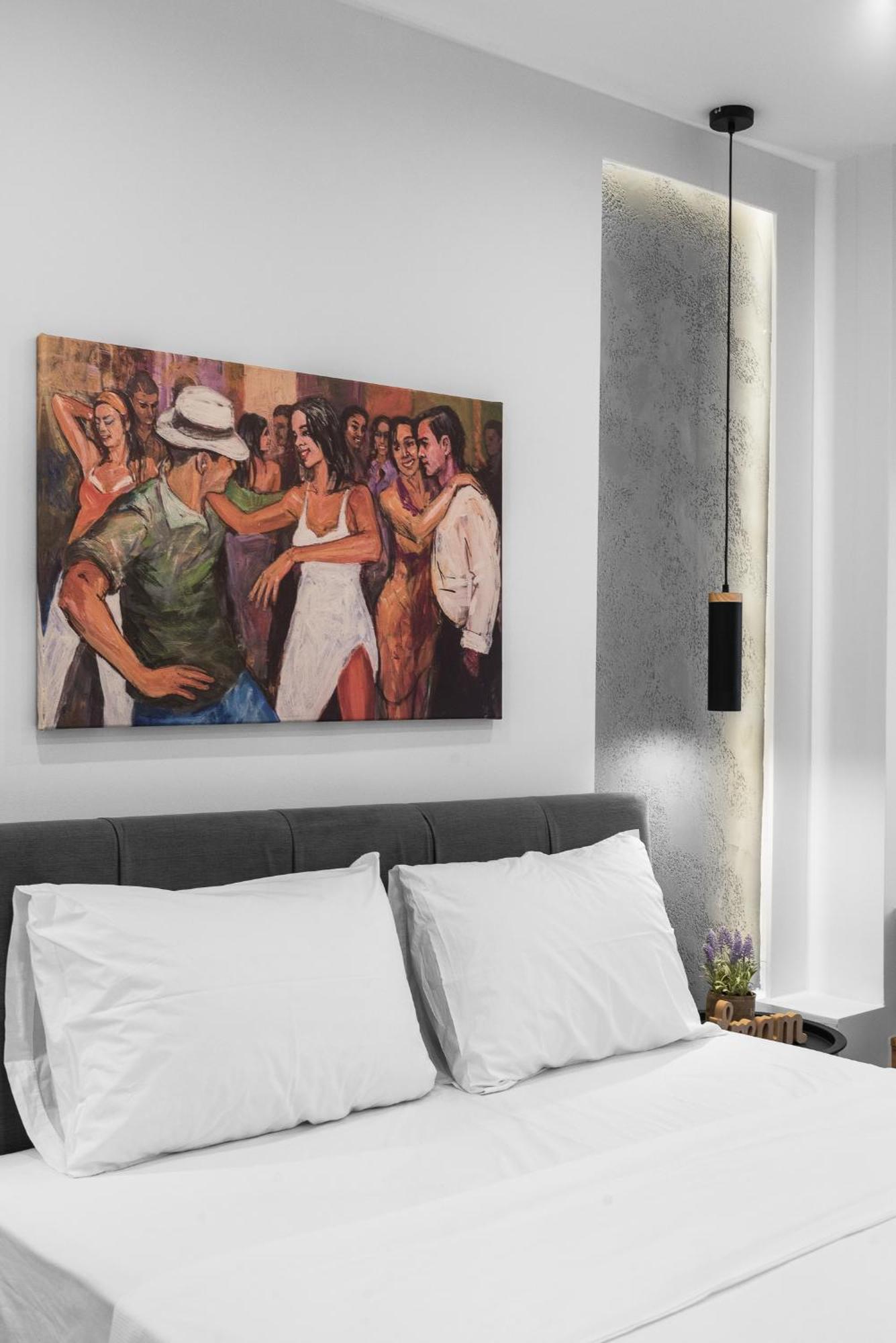 Wood N White, Nilie Hospitality Mgmt Apartment Tesalonika Bagian luar foto